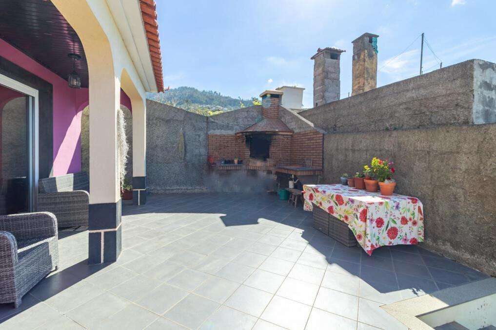 Casa Central - Peceful Mountain Retreat In Calheta Ribeira do Raposo Eksteriør bilde