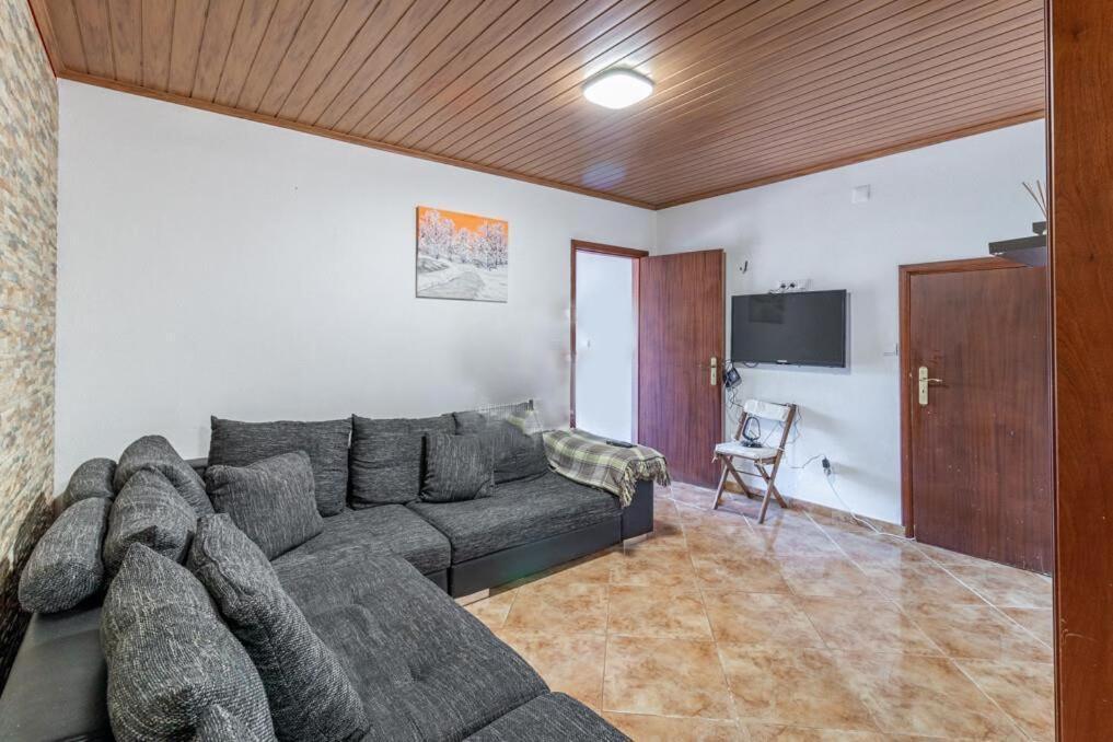Casa Central - Peceful Mountain Retreat In Calheta Ribeira do Raposo Eksteriør bilde