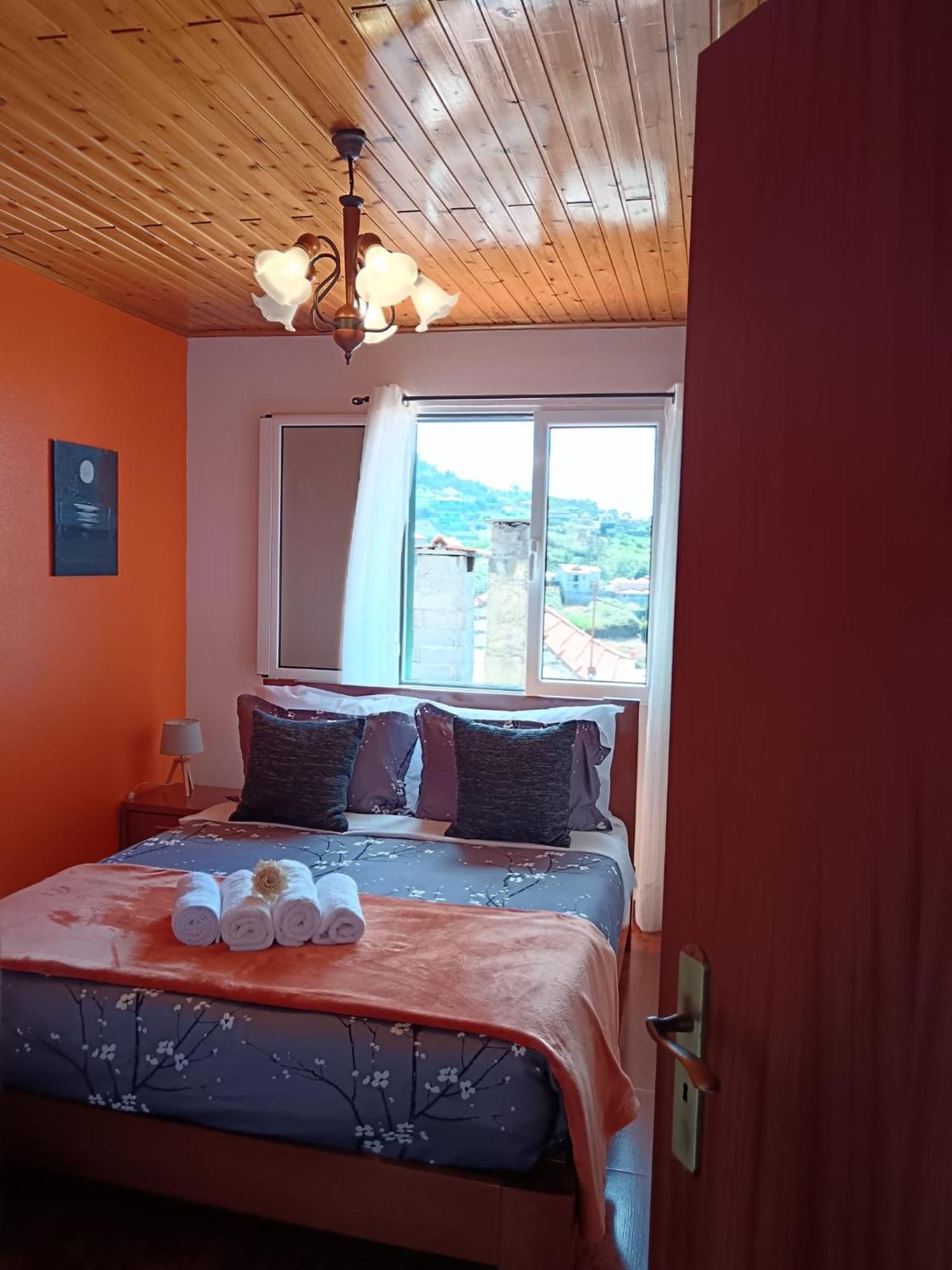 Casa Central - Peceful Mountain Retreat In Calheta Ribeira do Raposo Eksteriør bilde