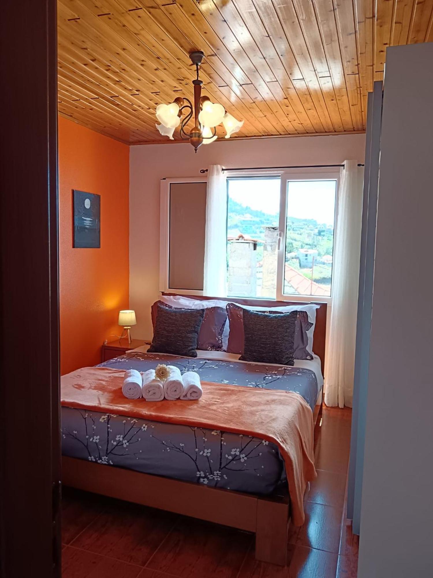 Casa Central - Peceful Mountain Retreat In Calheta Ribeira do Raposo Eksteriør bilde