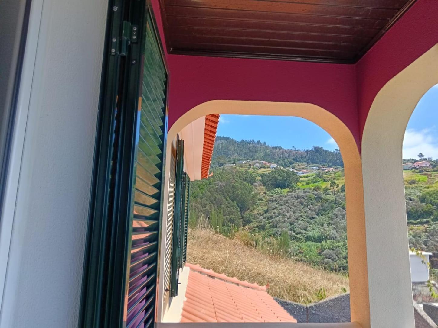 Casa Central - Peceful Mountain Retreat In Calheta Ribeira do Raposo Eksteriør bilde