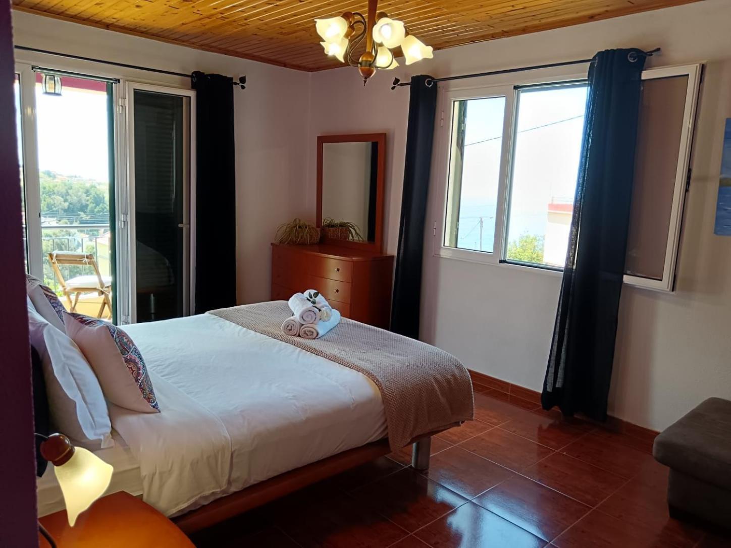 Casa Central - Peceful Mountain Retreat In Calheta Ribeira do Raposo Eksteriør bilde